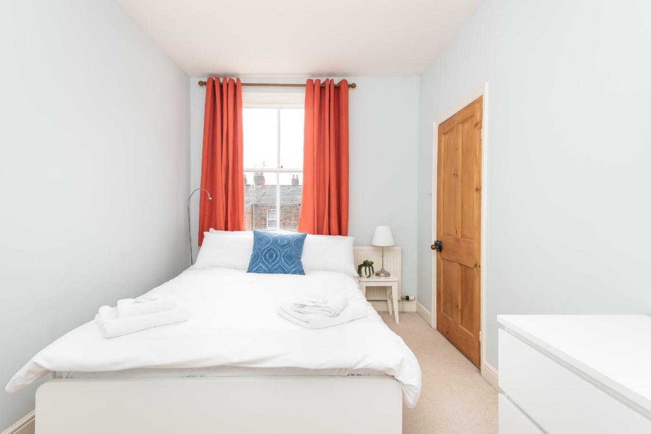 Appartamento Charming Base For 5 Near Bishy Rd Pass The Keys York Esterno foto